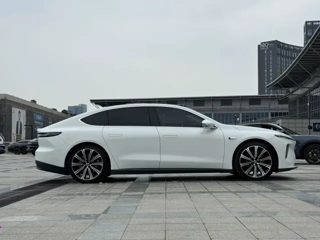 NIO NIO ET7 2024 100kWh Executive Signature Edition — Фото автомобиля 4