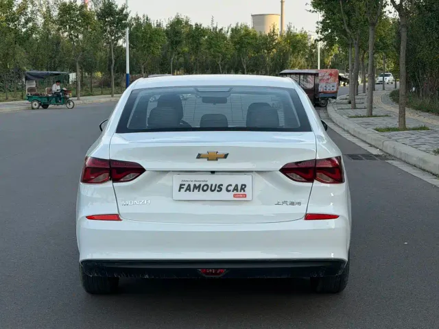 Chevrolet Monza — Фото автомобиля 5
