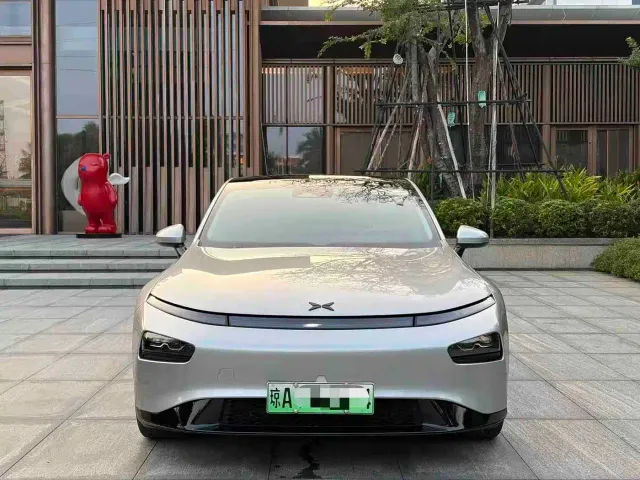 Xpeng P7 — Фото автомобиля 3