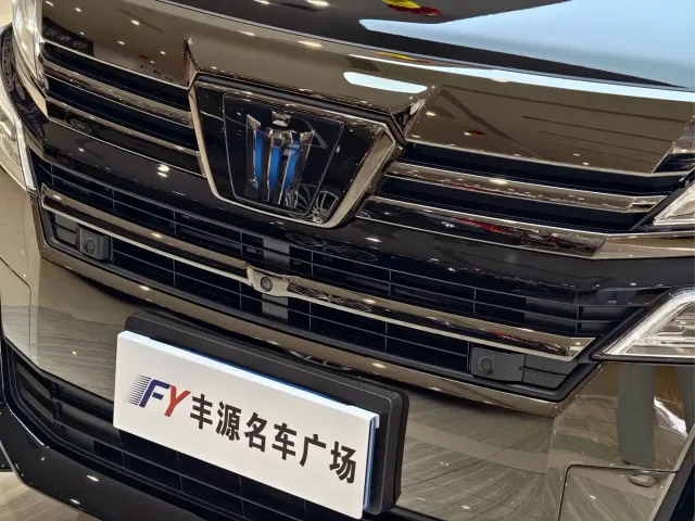 Toyota Vellfire — Фото автомобиля 24