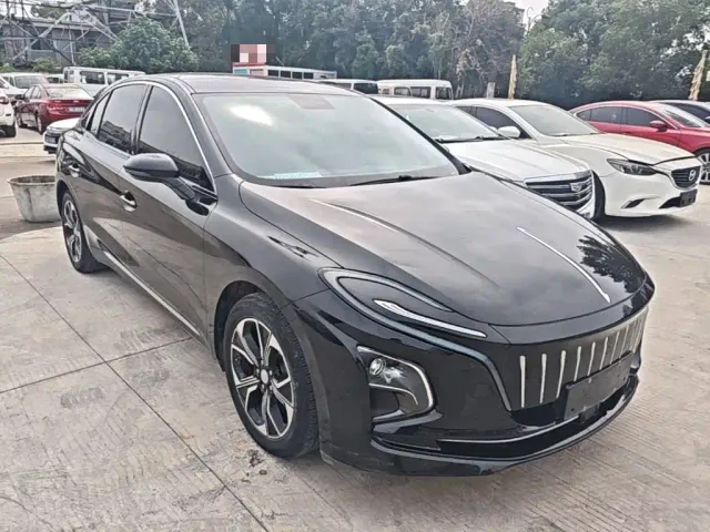 Hongqi E-QM5 — Фото автомобиля 21