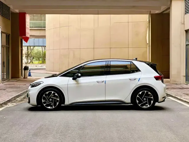 Volkswagen ID.3 — Фото автомобиля 2