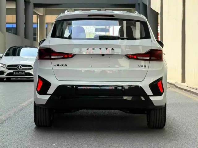 Jetta VS5 — Фото автомобиля 5