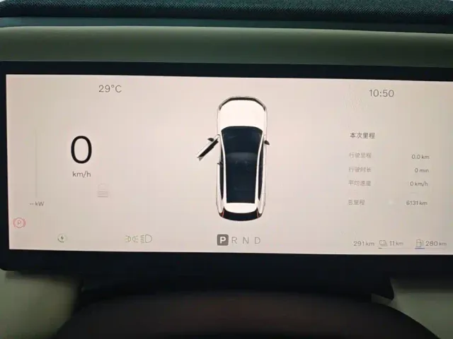 Volvo XC70 Plug-in Hybrid — Фото автомобиля 11