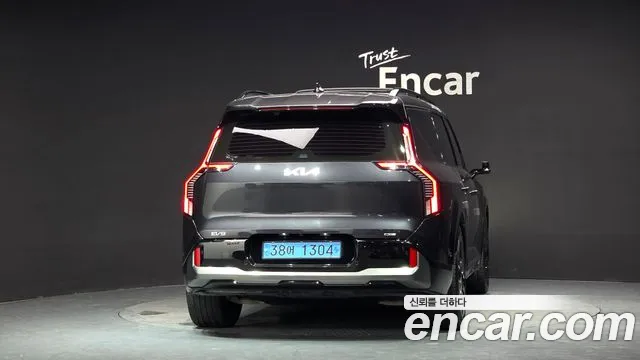 Kia EV9 — Фото автомобиля 4