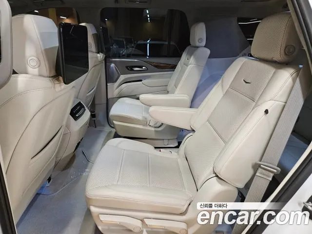 Cadillac Escalade — Фото автомобиля 10