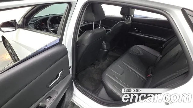 Hyundai AVANTE Avante (CN7) — Фото автомобиля 11
