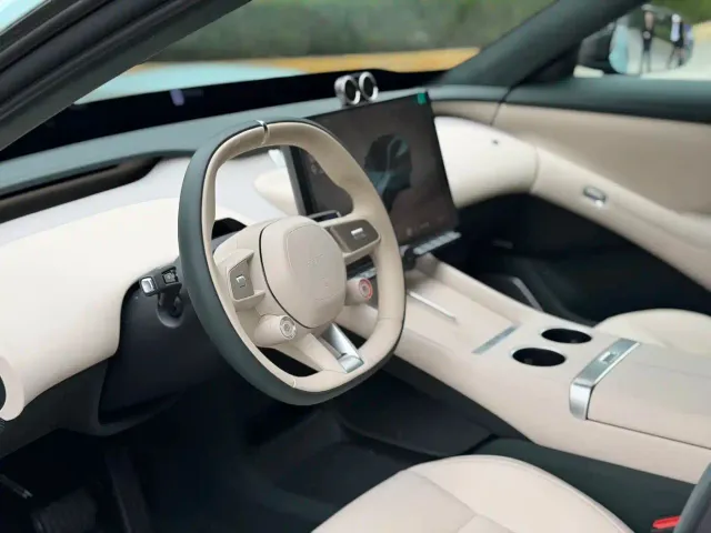 Xiaomi Auto Xiaomi YU7 2025 Ultra Long Range High Performance AWD Max Edition — Фото автомобиля 5