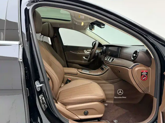 Mercedes-Benz E-Class — Фото автомобиля 19