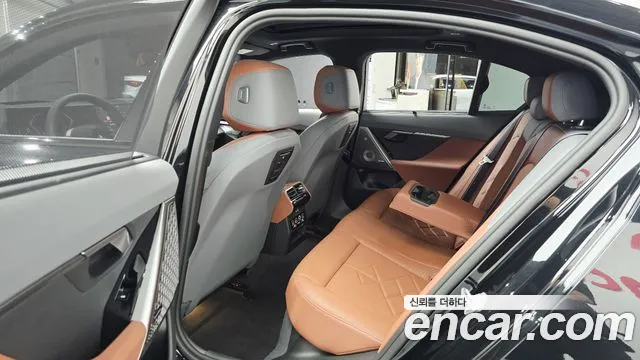 BMW 5-Series 5 серия (G60) 530i xDrive M Sport Pro Special Edition — Фото автомобиля 11