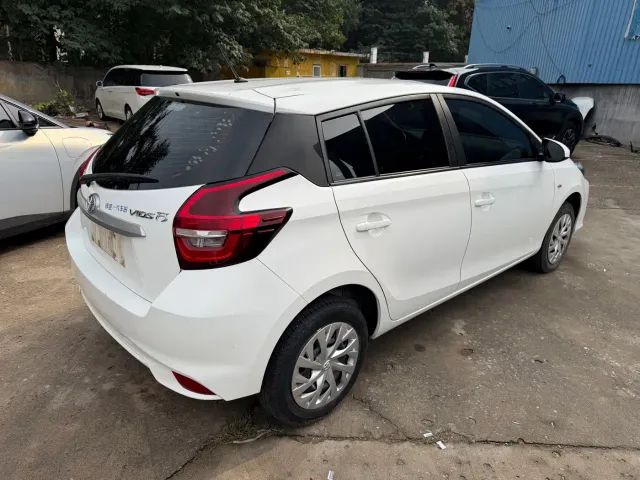 Toyota Vios FS — Фото автомобиля 11