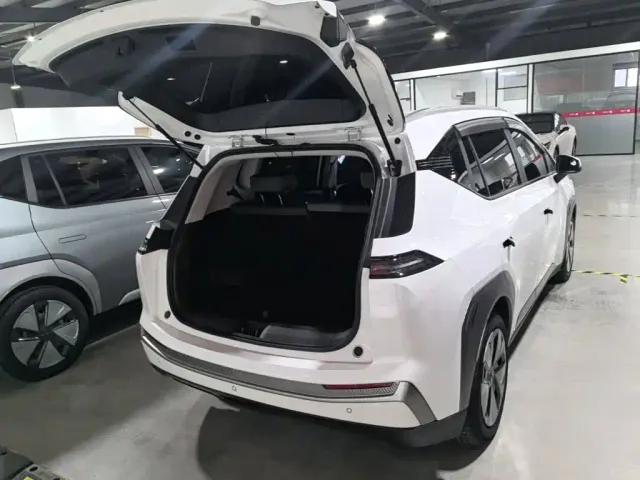 GAC Aion Y — Фото автомобиля 18