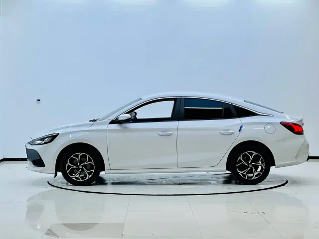 MG 5 — Фото автомобиля 3