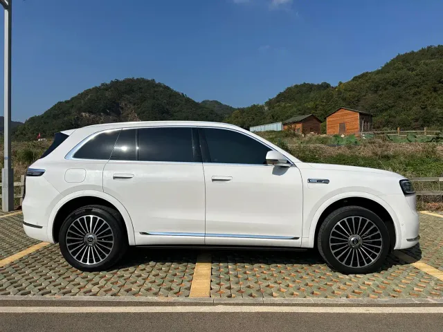 Aito M7 — Фото автомобиля 4