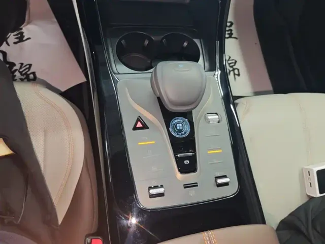 BYD Qin PLUS — Фото автомобиля 13