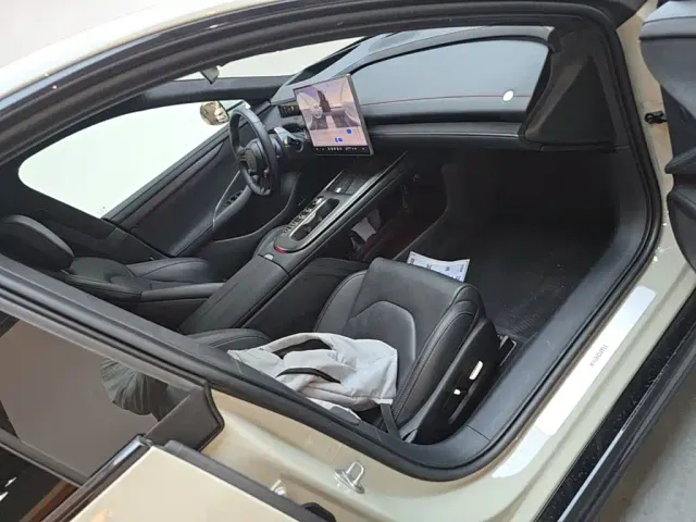 Xiaomi SU7 — Фото автомобиля 18