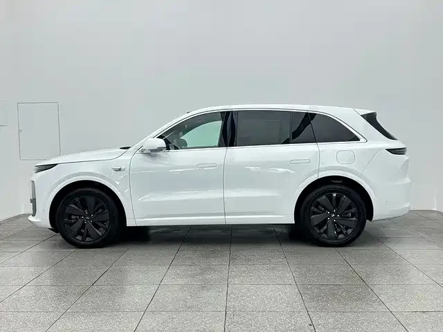 Li Auto L6 — Фото автомобиля 8