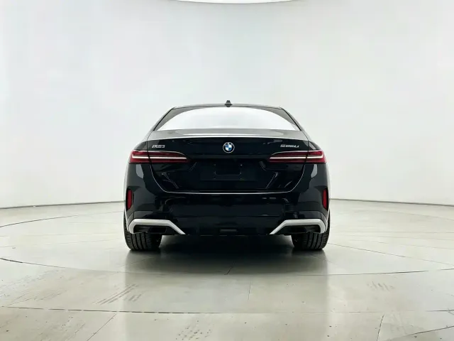 BMW 5 Series — Фото автомобиля 7