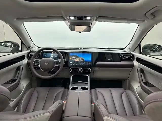 Leapmotor C11 — Фото автомобиля 9