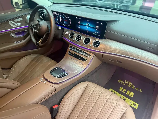 Mercedes-Benz E-Class — Фото автомобиля 18