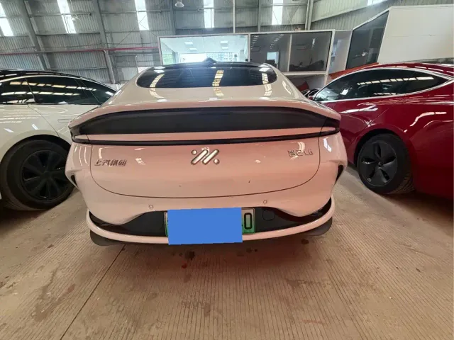 IM Motors L6 — Фото автомобиля 8