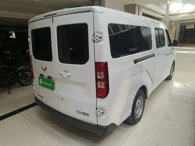 Wuling Yangguang — Фото автомобиля 6