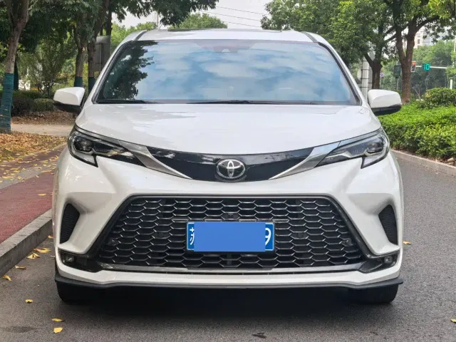 Toyota Granvia — Фото автомобиля 2