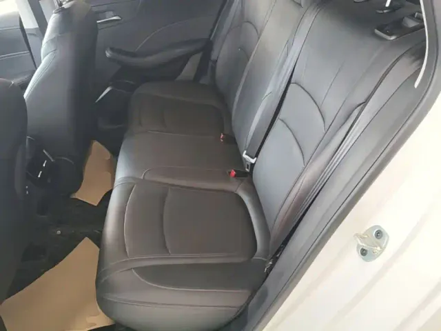 Roewe i5 — Фото автомобиля 16