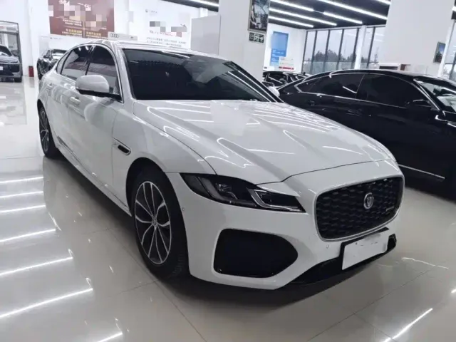 Jaguar XFL — Фото автомобиля 3