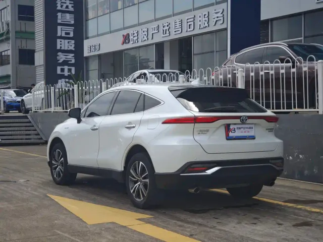 Toyota Harrier — Фото автомобиля 4