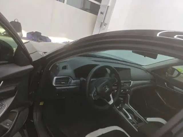 Honda Accord — Фото автомобиля 4