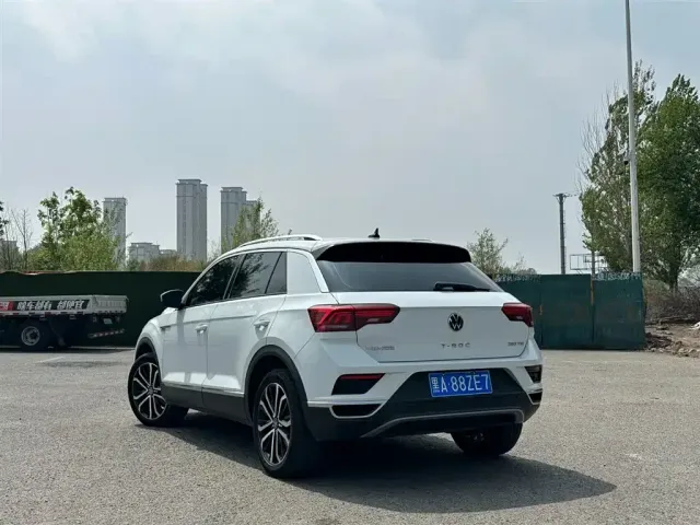 Volkswagen T-Roc — Фото автомобиля 4