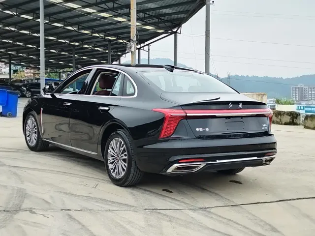 Hongqi H5 — Фото автомобиля 17