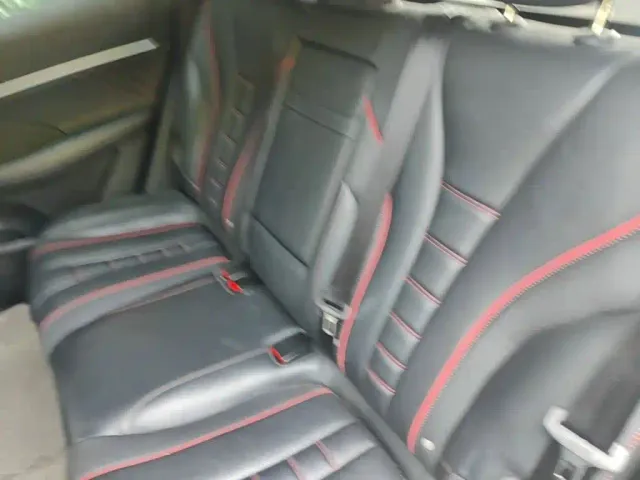 Roewe RX5 Max — Фото автомобиля 14