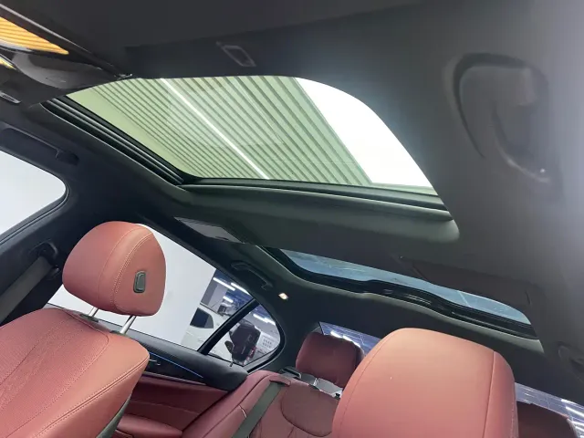 BMW 5 Series — Фото автомобиля 15