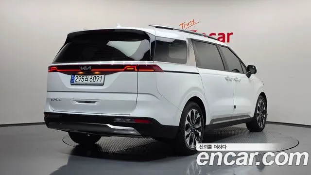 Kia Carnival Generation 4 — Фото автомобиля 2
