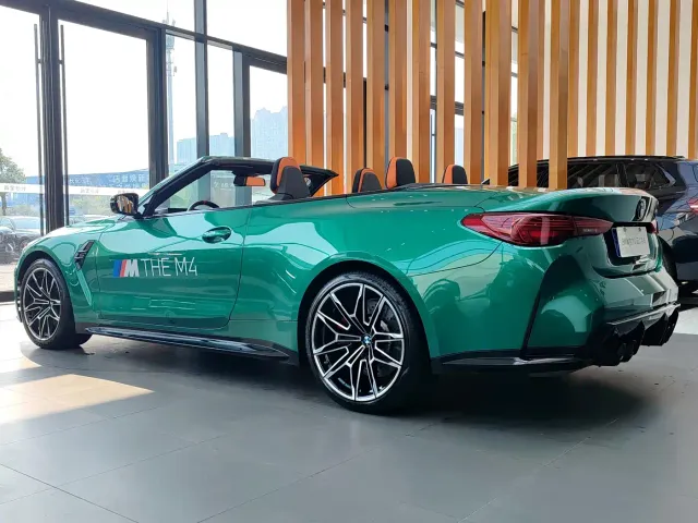 BMW M4 — Фото автомобиля 11