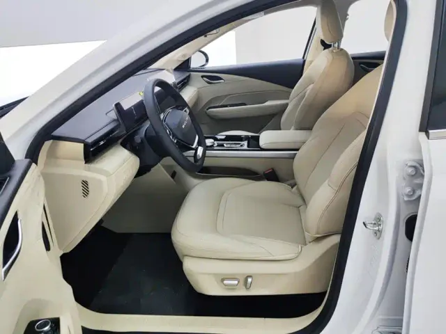 Wuling Starlight — Фото автомобиля 9
