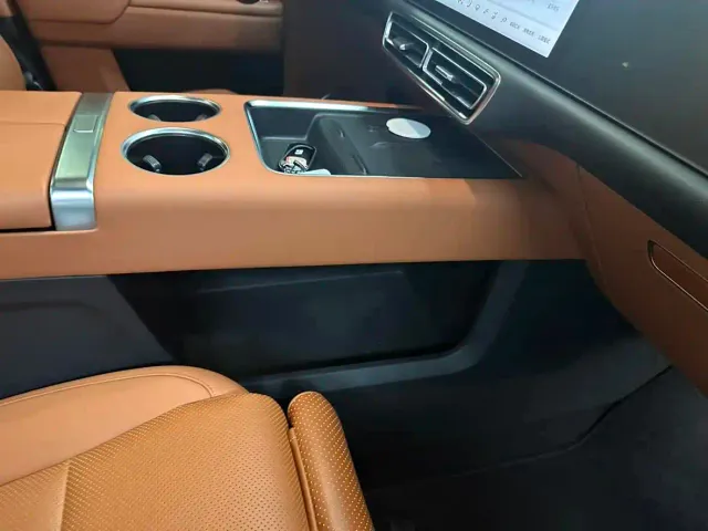 Li Auto L9 — Фото автомобиля 12