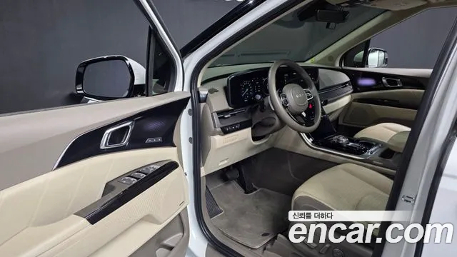 Kia Canival — Фото автомобиля 10