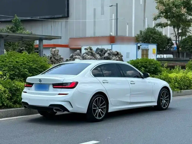 BMW 3 Series — Фото автомобиля 22