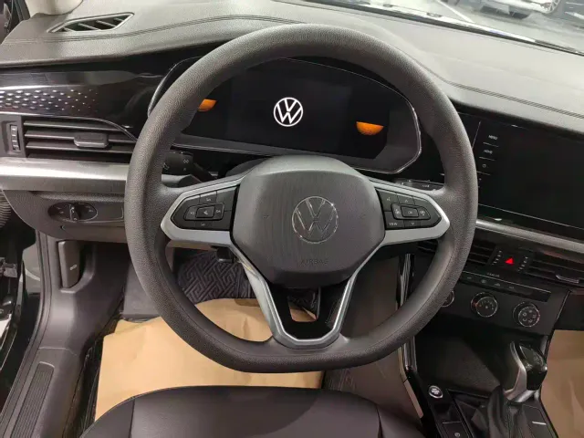 Volkswagen Passat — Фото автомобиля 13