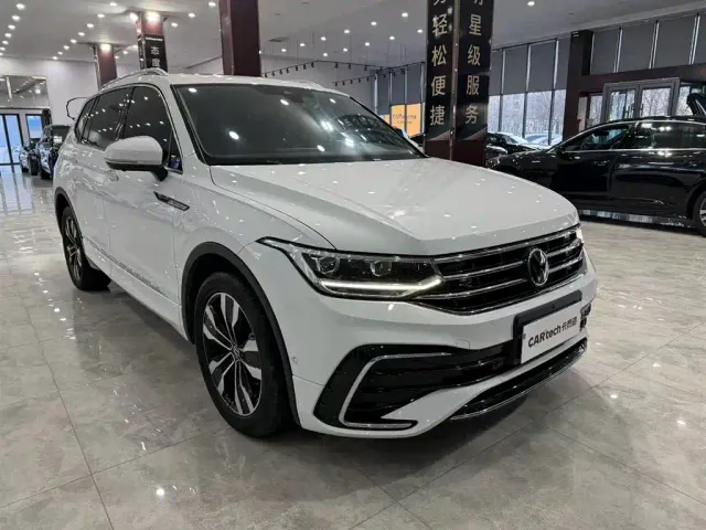 Volkswagen Tiguan L — Фото автомобиля 2