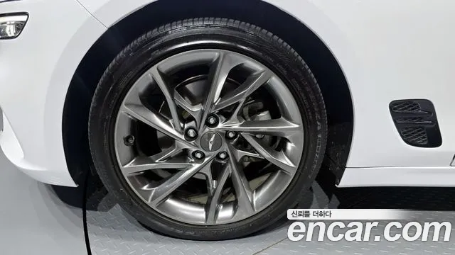 Genesis G70 — Фото автомобиля 5