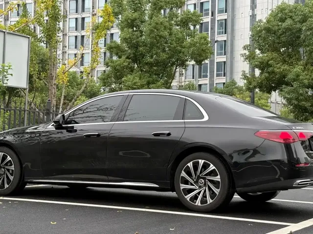 Mercedes-Benz E-Class — Фото автомобиля 7