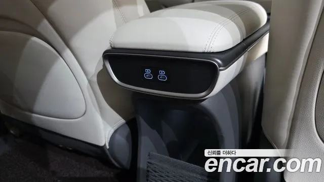 Genesis GV60 — Фото автомобиля 25