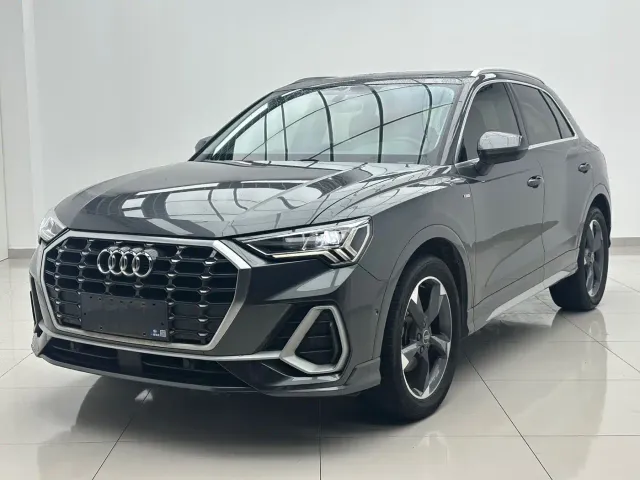 Фотография автомобиля — Audi Q3