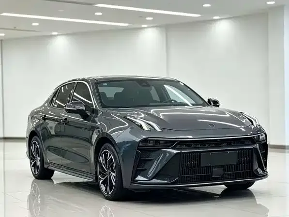 Lynk & Co 03 — Фото автомобиля 3