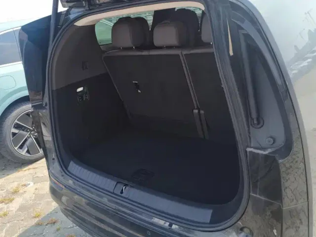 Li Auto MEGA — Фото автомобиля 4