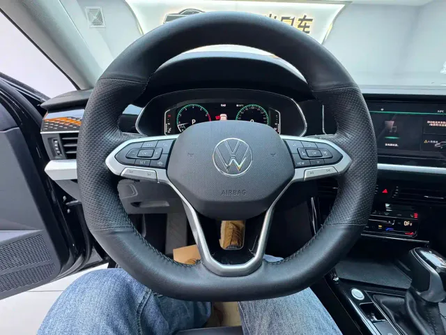 Volkswagen Passat — Фото автомобиля 19